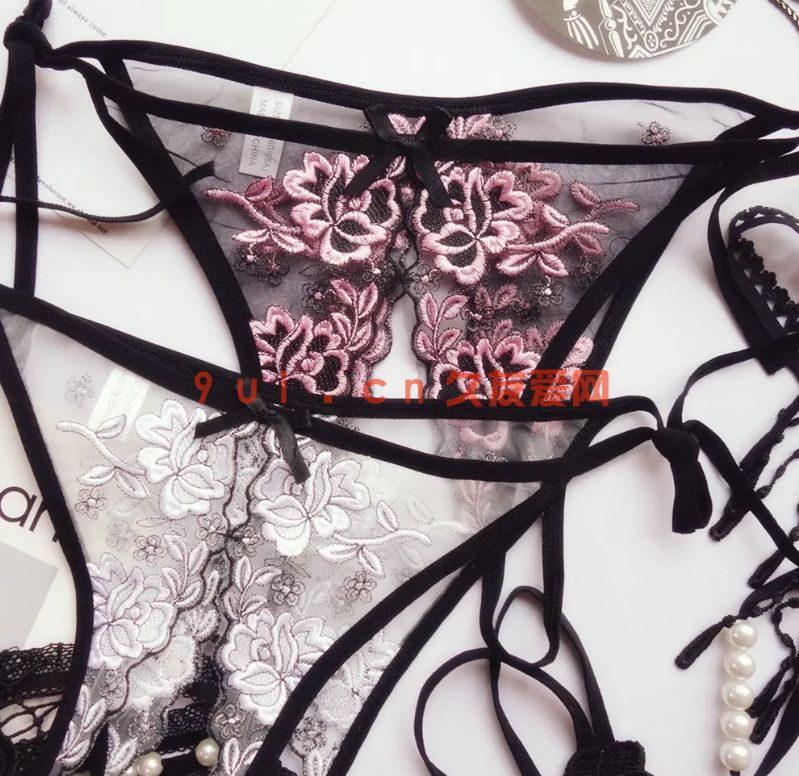 谈到两性用品就羞红了脸？合理使用两性用品正当时。